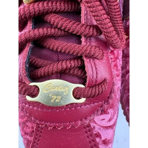 Nike Classic Cortez SE  Athletic Shoes AV8205-600 Velvet Red Crush Womens Size 8