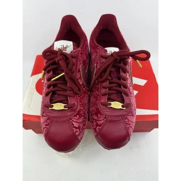 Nike Classic Cortez SE  Athletic Shoes AV8205-600 Velvet Red Crush Womens Size 8