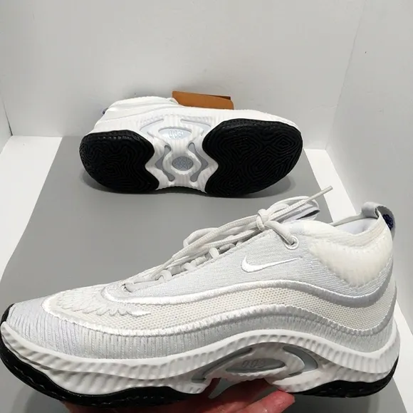 Nike Cosmic‎ Unity 3 Knit  Sneakers, NWT, Size 8.5|EUR 42