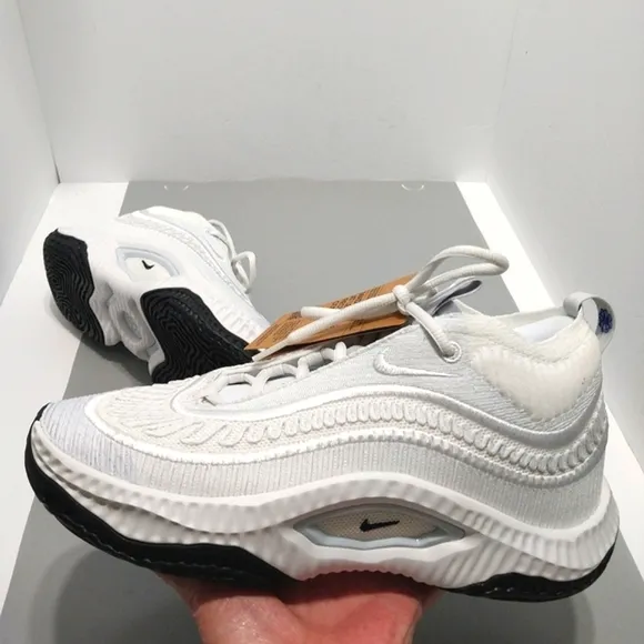 Nike Cosmic‎ Unity 3 Knit  Sneakers, NWT, Size 8.5|EUR 42