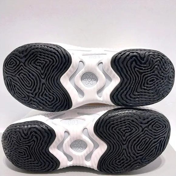 Nike Cosmic‎ Unity 3 Knit  Sneakers, NWT, Size 8.5|EUR 42