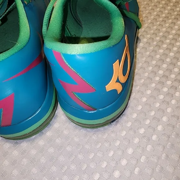 NIKE EUC KD 6 G &quot;HERO&quot; TURBO YOUTH SNEAKERS SHOES. SIZE 6.5Y