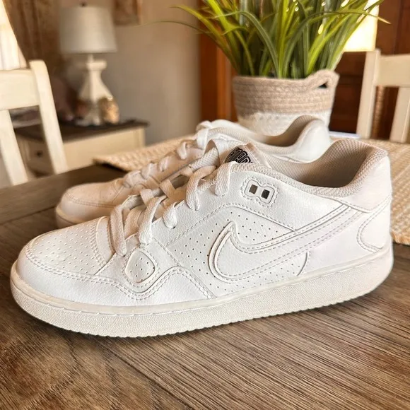 Nike Force Son of Force Triple White Basketball Athletic White Leather Shoes 7Y