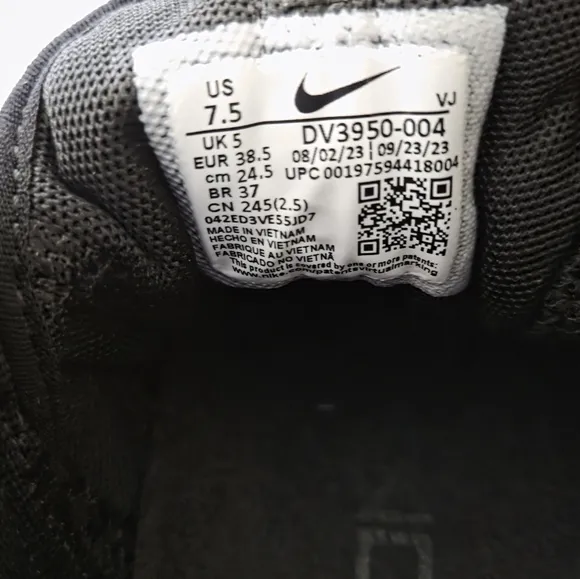 Nike Free Metcon 5 Womens Workout Sneakers Shoes DV3950-004 Black Size 7.5