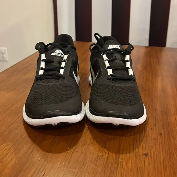 Nike Free Run  3 shoes sneakers 510643 002 black Womens Size 9.5