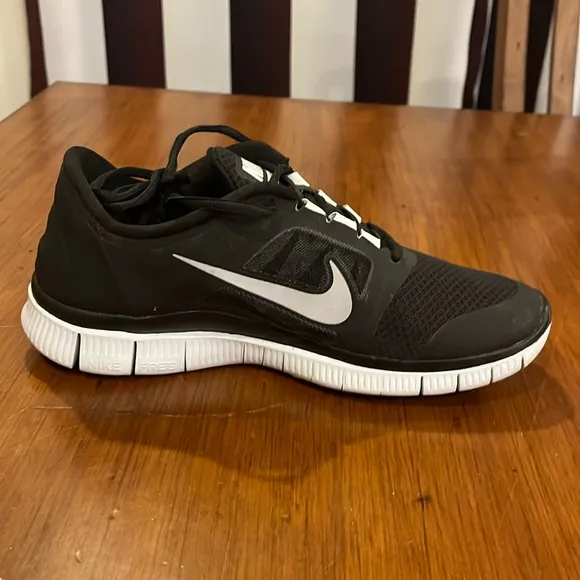 Nike Free Run  3 shoes sneakers 510643 002 black Womens Size 9.5
