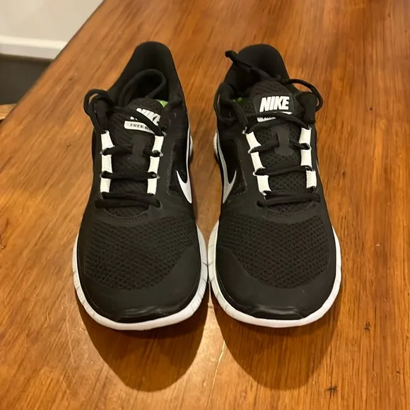 Nike Free Run  3 shoes sneakers 510643 002 black Womens Size 9.5