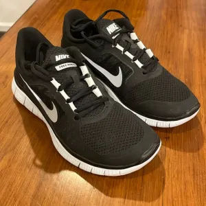 Nike Free Run  3 shoes sneakers 510643 002 black Womens Size 9.5