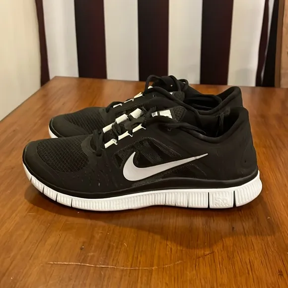 Nike Free Run  3 shoes sneakers 510643 002 black Womens Size 9.5