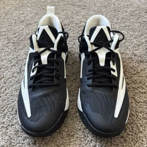 Nike Giannis immortality 3 Basketball Shoes Men's Size 13 Black White Sneakers