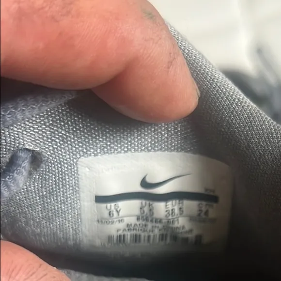 Nike Gray Athletic Shoes Lightweight Breathable Design