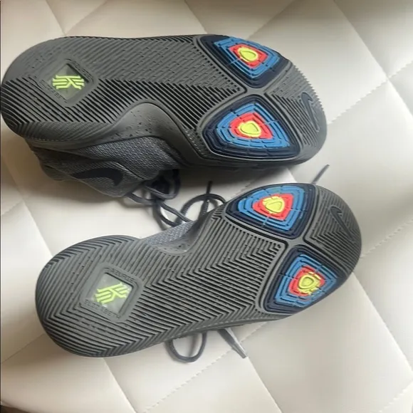Nike Gray Athletic Shoes Lightweight Breathable Design