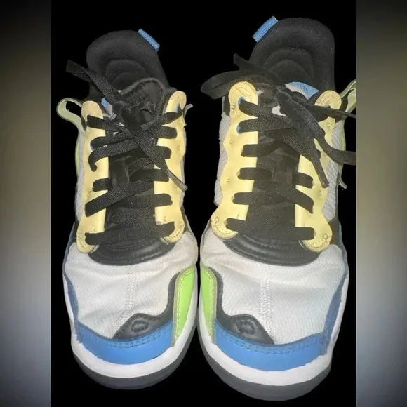 Nike Jordan’s MA2 GS White Coast Multi Size 6.5