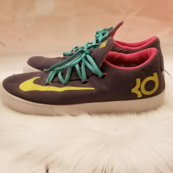 Nike KD Vulc GS sneakers shoes size 8 very nice