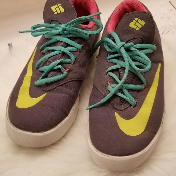 Nike KD Vulc GS sneakers shoes size 8 very nice
