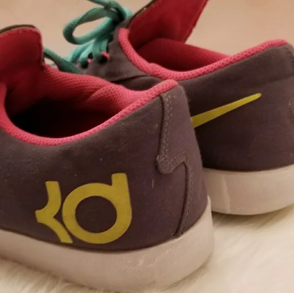 Nike KD Vulc GS sneakers shoes size 8 very nice