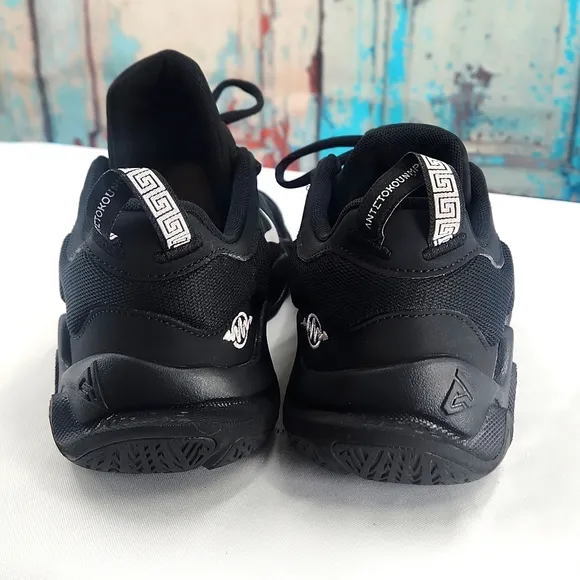 Nike Kid's Giannis Immortality 2 (GS) Basketball Shoes