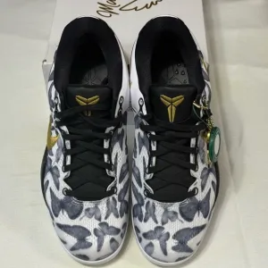 Nike Kobe VIII Protro in White and Gold