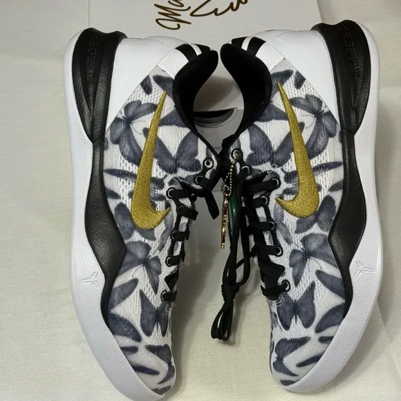 Nike Kobe VIII Protro in White and Gold