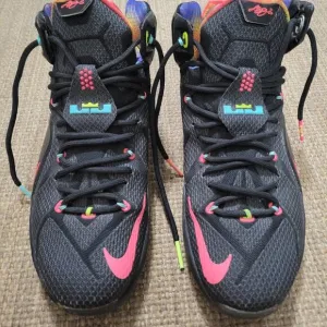 Nike Labron James 12 Instinct Size 11 Sneakers Shoes SKU #S700