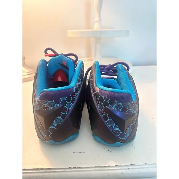 Nike Labron XI Hornets Basketball Shoes High Top Sneakers Purple Blue Size 9