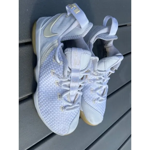Nike  LeBron 14 Low Men White  Woven Sneakers Size 8.5