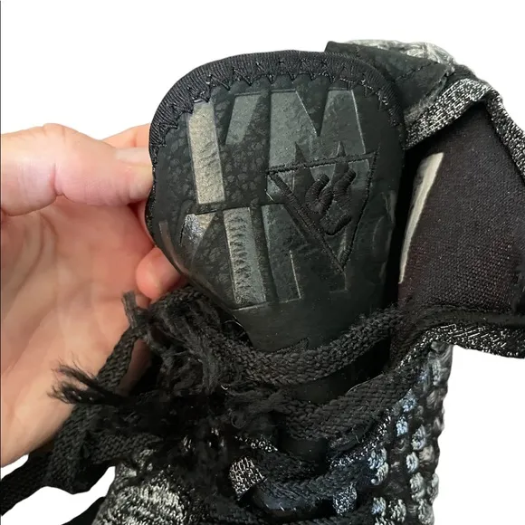 Nike Lebron ‘17 Basketball Shoes Size 5Y