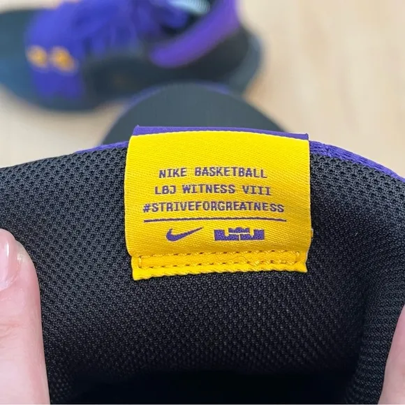 Nike LEBRON Witness VIII Herren Basketball size 10