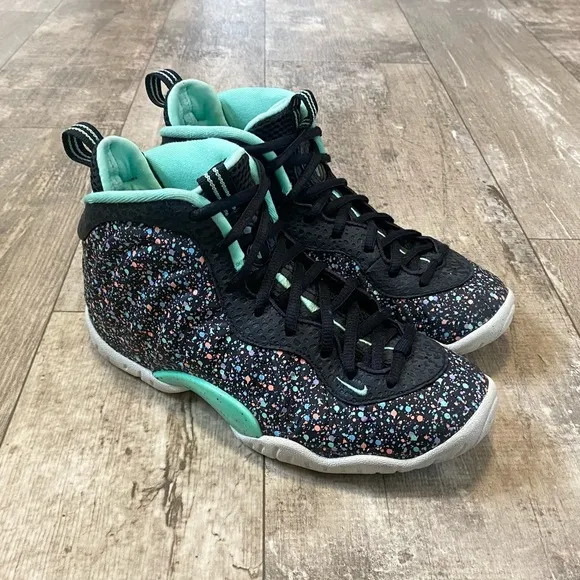 NIKE Little Posite “Easter” GS Basketball Shoes 4.5Y Black Blue Youth Big Kids