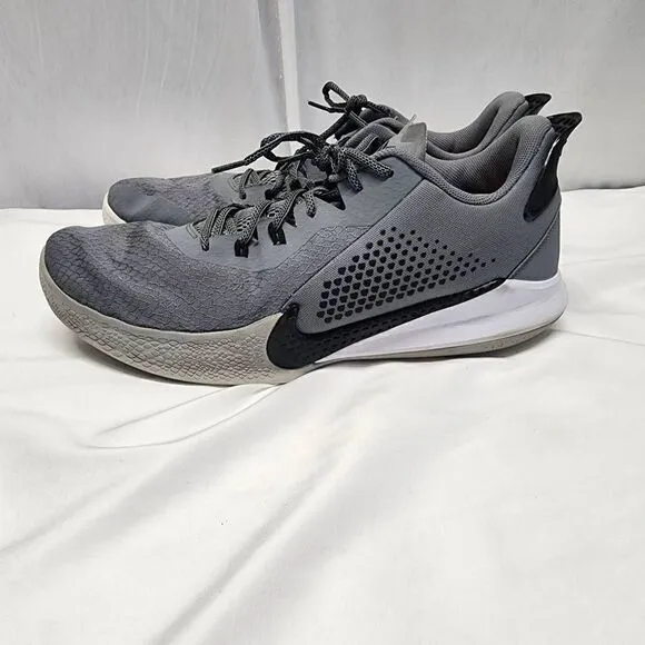 Nike Mamba Fury Basketball Shoes Sneakers men's Size 17 Gray Black