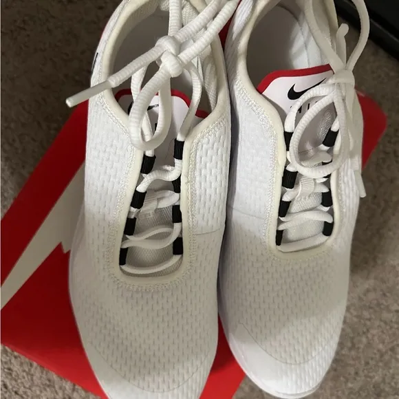 Nike Men's Air Max Motion 2 GS’ White and University Red Sneakers