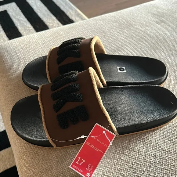 Nike Mens Brown Offcourt SE Lightweight Comfort Slip On Slides Sandals s…