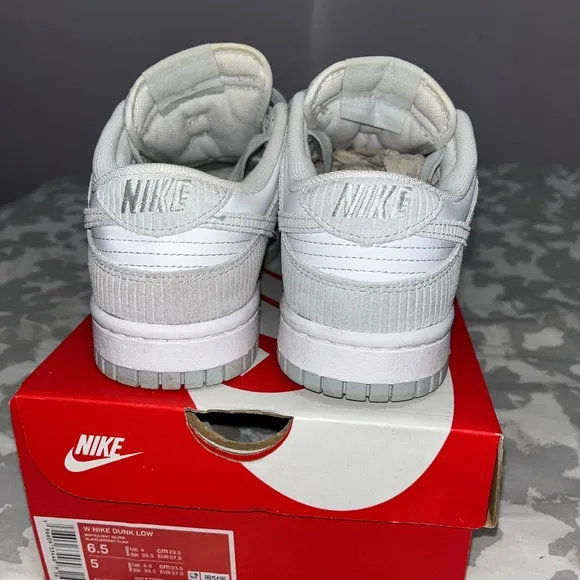 Nike Men's White and Gray Sneakers