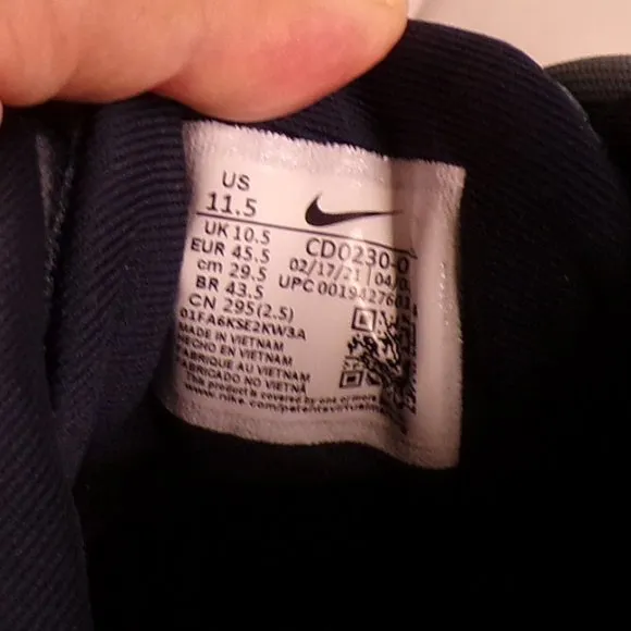 NIKE QUEST ( 3 ) OZONE BLUE PHOTON DUST RUNNUNG SHOES SNEAKERS