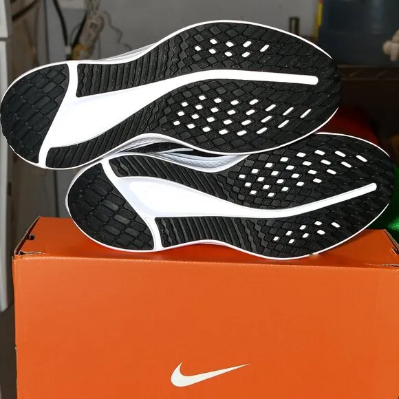Nike Quest 5 Men's Road Running Shoes