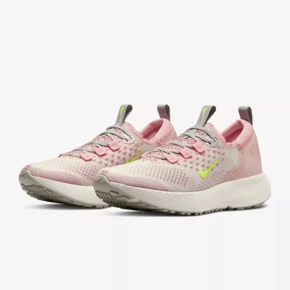 Nike React Escape Run Flyknit Running Shoes Womens Size 9 DC4269-101