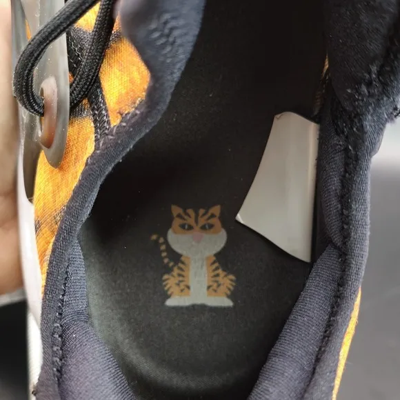 Nike React Presto Premium Tiger Print Mens Size 10.5 Shoes Sneakers CN7664-800