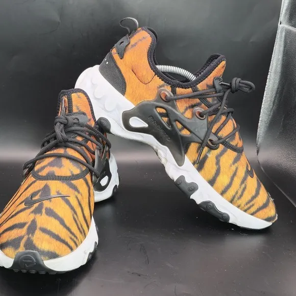 Nike React Presto Premium Tiger Print Mens Size 10.5 Shoes Sneakers CN7664-800