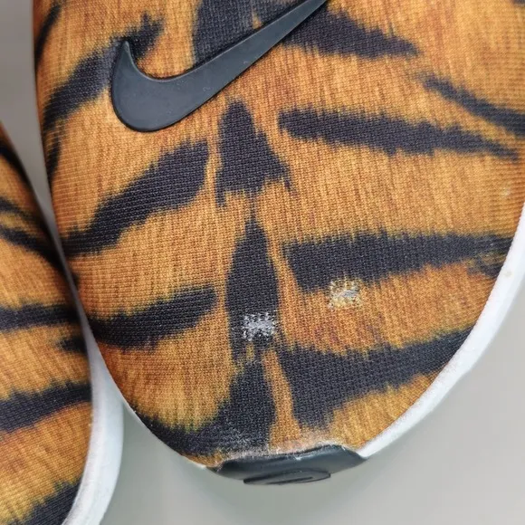 Nike React Presto Premium Tiger Print Mens Size 10.5 Shoes Sneakers CN7664-800