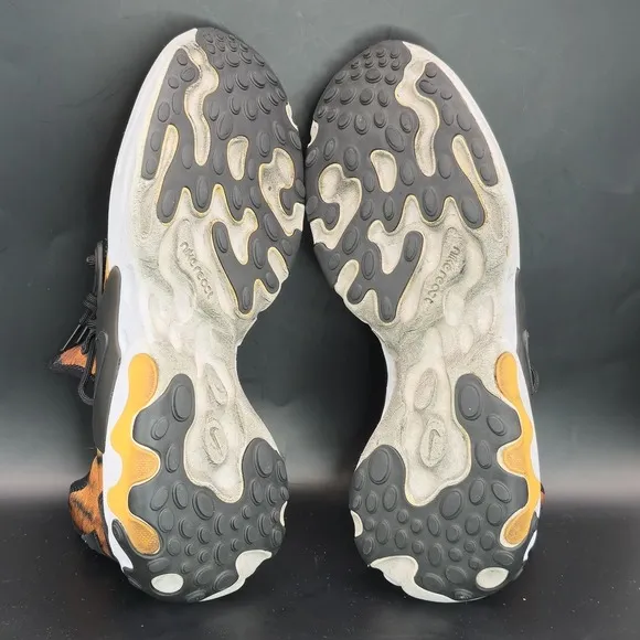 Nike React Presto Premium Tiger Print Mens Size 10.5 Shoes Sneakers CN7664-800