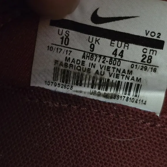 Nike Red Athletic Shoes with Cushioned Sole and Breathable Upper