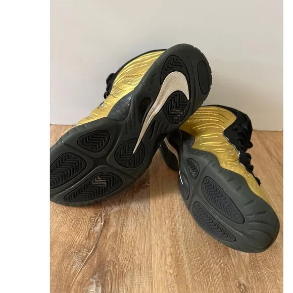 Nike Shoes Air Foamposite Black Metallic Gold Sneakers Size Youth 5