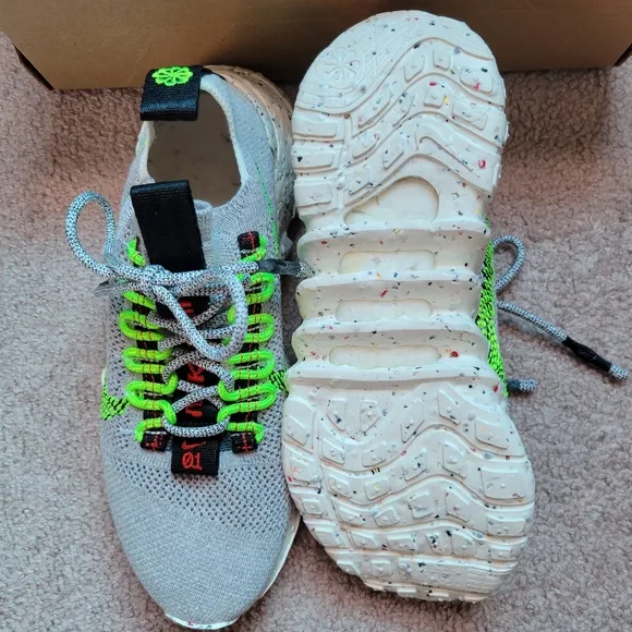 Nike Space Hippie US 4 Kids Gray and Green Sneakers New