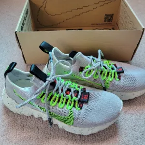 Nike Space Hippie US 4 Kids Gray and Green Sneakers New