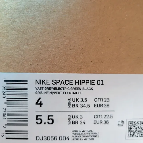 Nike Space Hippie US 4 Kids Gray and Green Sneakers New