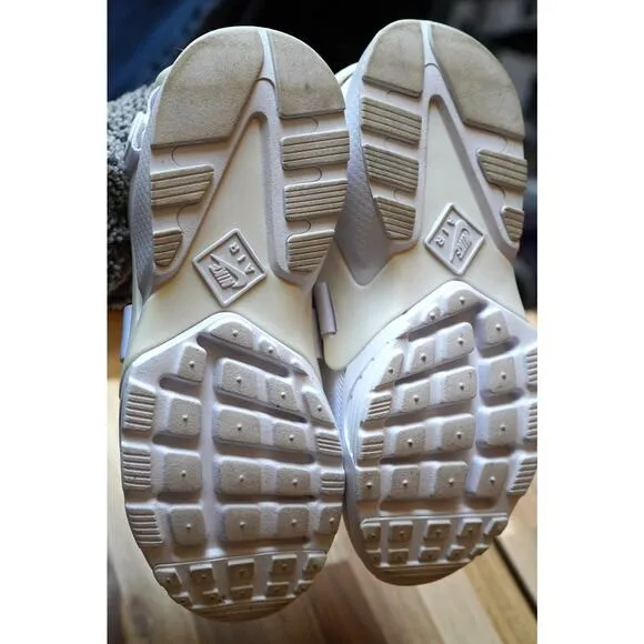 Nike Womens Air Huarache City Running Shoes Ivory AH6804-100 Slip On Strap 7M
