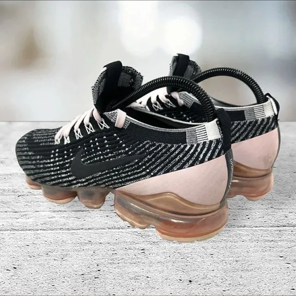 Nike Women's Air VaporMax Flyknit 3 CU4748-001 Running‎ Shoes Sneakers Size 9.5