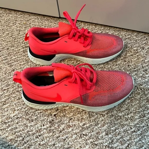 Nike Women's Odyssey React 2 Flyknit Shoes Sneakers