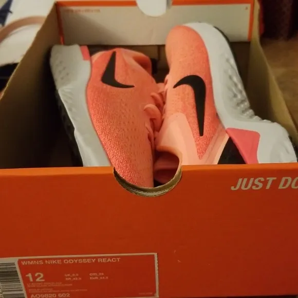 Nike Women's odyssey react shoes