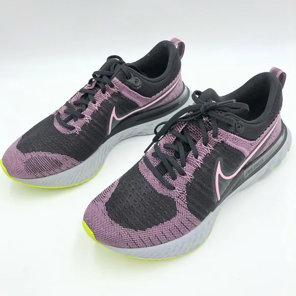 Nike Women's React Infinity Run Flyknit 2 Running Shoes